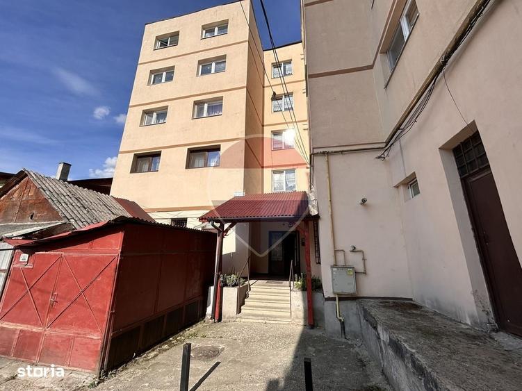 Apartament cu 3 camere decomandat în Sud