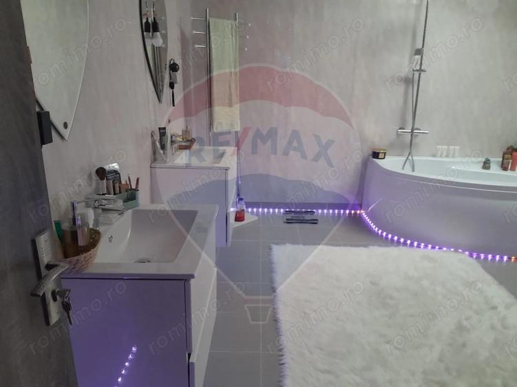 Casă cu 4 camere cu Teren 2500 Mp în Oeștii Pământeni
