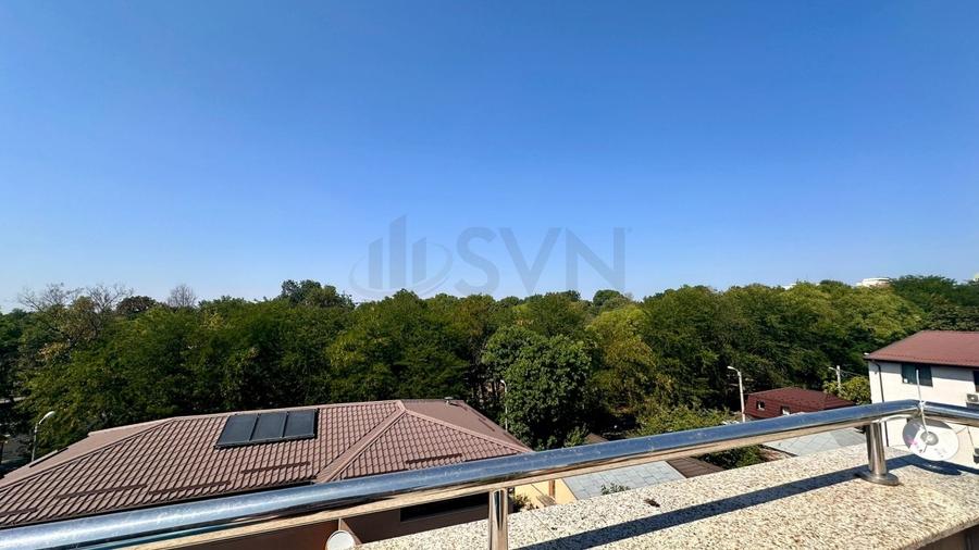Apartament cu 7 camere decomandat, mobilat în Bucureștii Noi