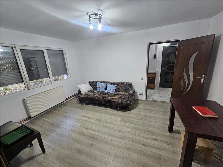 Apartament cu 2 camere semidecomandat în Cuptoare (Reșița)