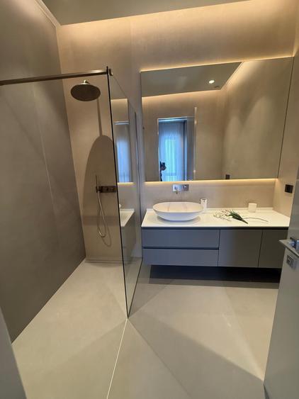 Apartament cu 4 camere în Băneasa