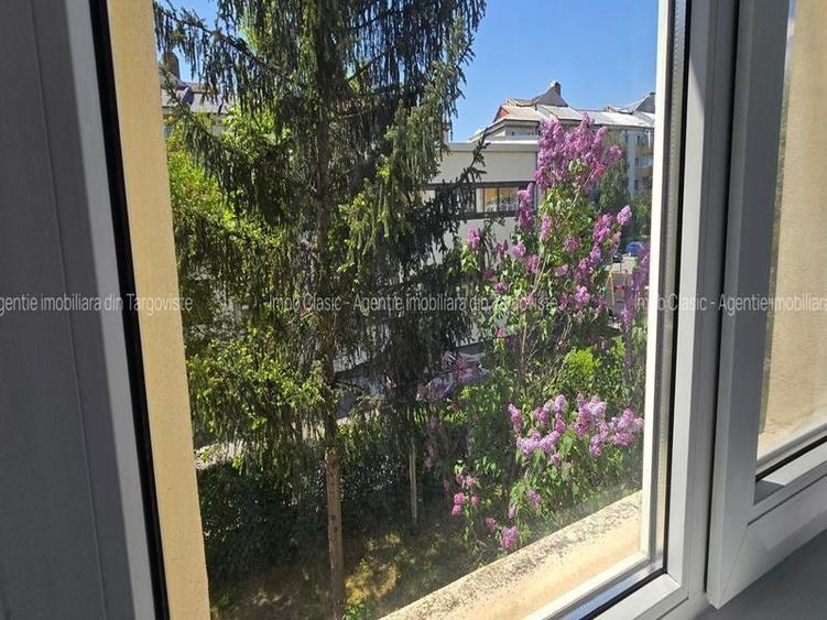 ETAJ 1,Micro  3 Târgoviște,  vânzare apartament 3camere - 11