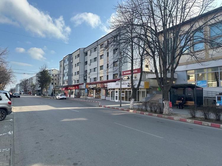 Spațiu comercial, de 200 mp, în Central