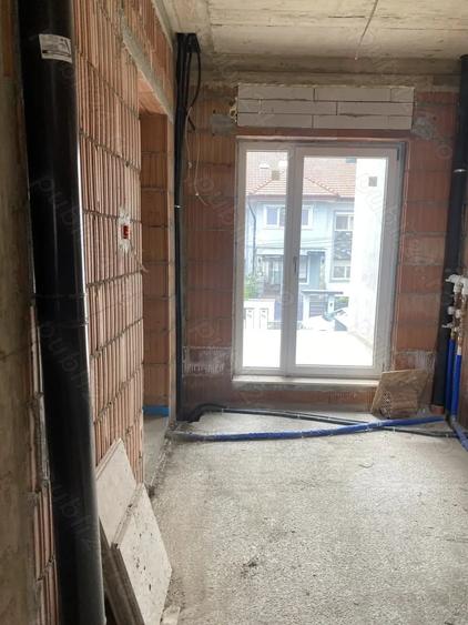Zona Braytim, BLOC NOU, apartament 3 camere decomandat, etaj 1, 70 mp utili, pre? 2100 euro mp - 1