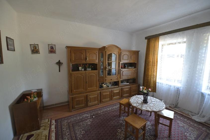 Casă cu 2 camere cu Teren 1833 Mp în Igriș