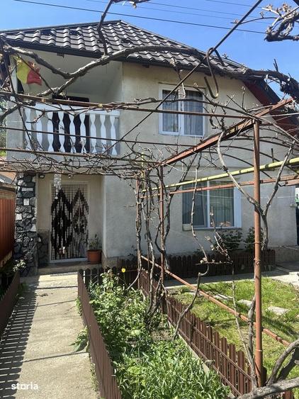 Casă cu 3 camere în Poiana