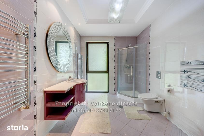 Casă cu 8 camere decomandat cu Teren 1000 Mp în Central