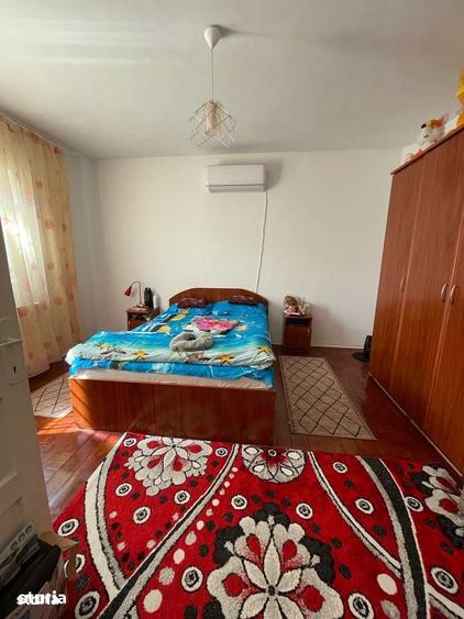 Casă cu 4 camere cu Teren 200 Mp în Rahova