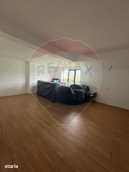 Casă cu Teren 600 Mp în Sadova