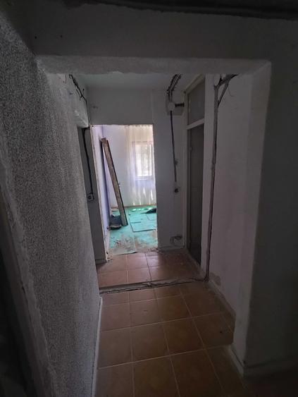 Apartament cu 3 camere decomandat în Crihala