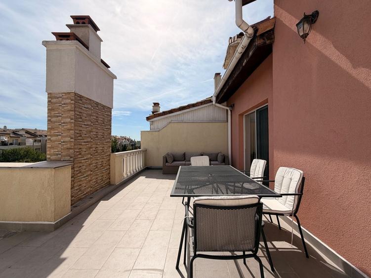 Apartament cu 3 camere semidecomandat, mobilat în Nord