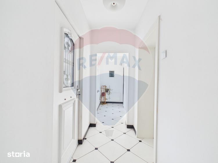 Casa / Vila cu 8 camere de vanzare in zona Cotroceni - 1
