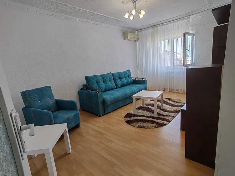 Apartament cu 3 camere decomandat în Moara