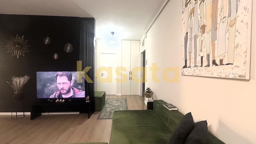 Apartament cu 3 camere semidecomandat, mobilat în Ostratu