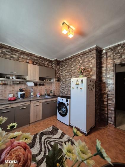 Apartament cu 2 camere decomandat în Mioriței