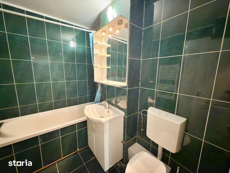 Apartament cu 3 camere decomandat, mobilat în Drăgășani