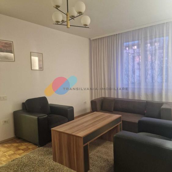 Apartament cu 3 camere decomandat în Semicentral