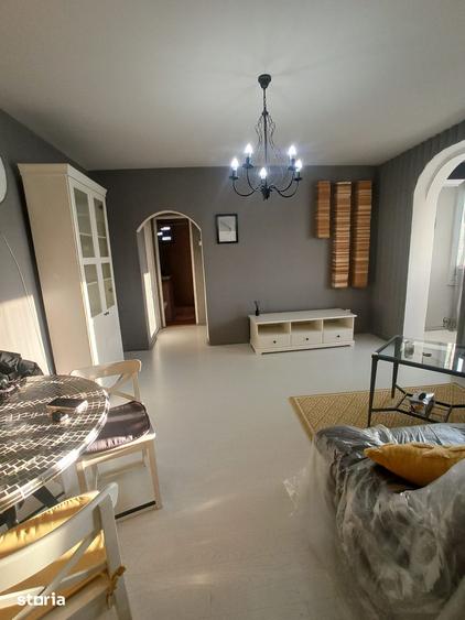 Apartament cu 2 camere semidecomandat, mobilat în Craiovei