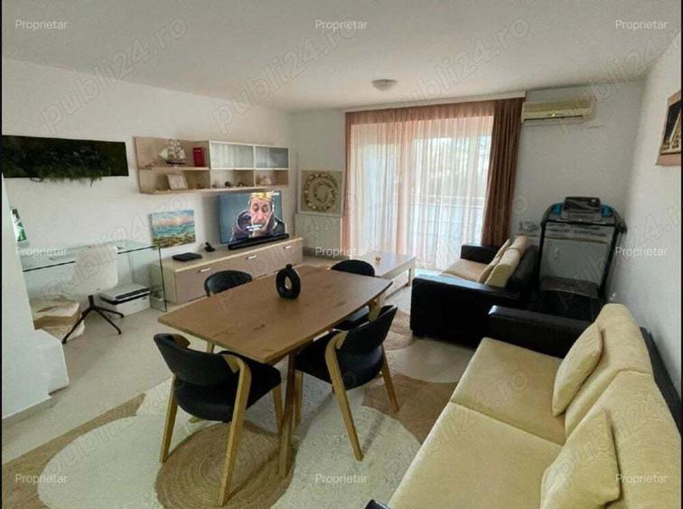Apartament cu 3 camere decomandat în Neptun