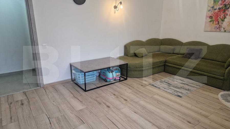 Apartament cu 3 camere decomandat, mobilat în Tractorul