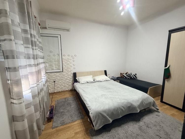 Casă cu 2 camere decomandat în Central