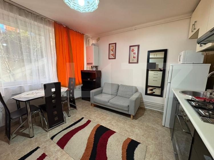 Apartament cu 2 camere semidecomandat, mobilat în Bună Ziua