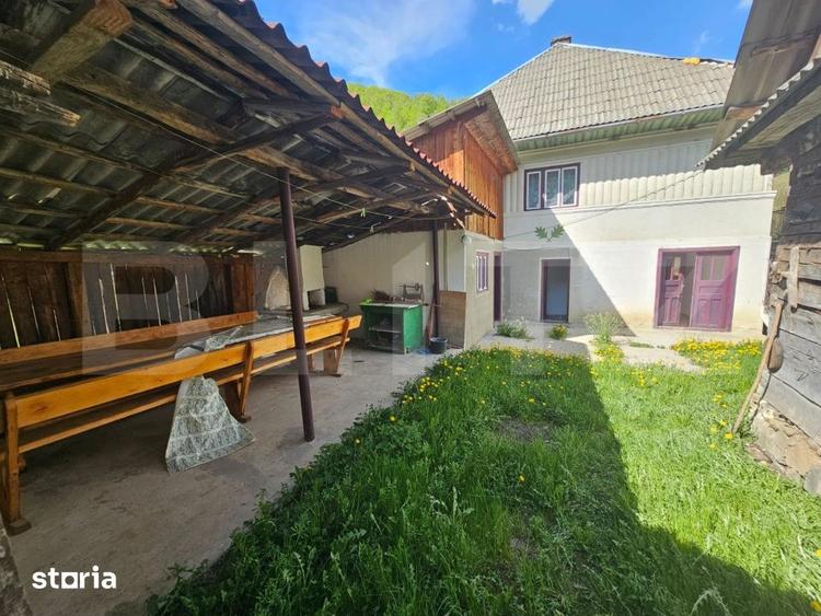 Casă cu 3 camere cu Teren 2800 Mp în Întregalde