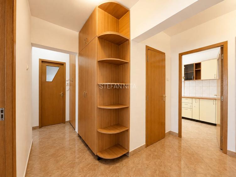 3 camere metrou Iancului