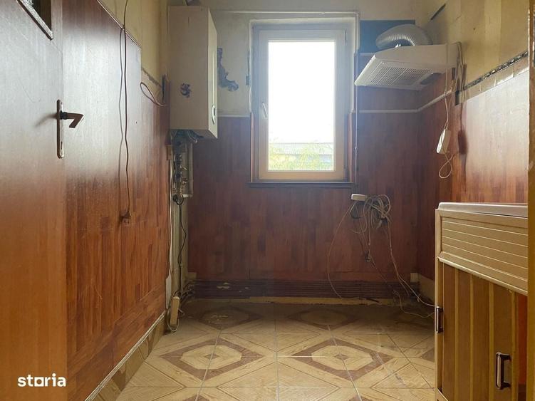 Apartament cu 3 camere în Micro 6