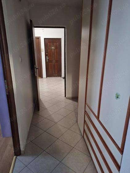 Apartament cu 3 camere decomandat în Lipovei