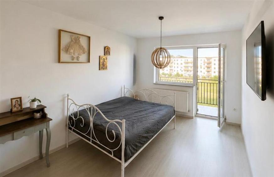 Apartament cu 2 camere decomandat, mobilat în Tractorul