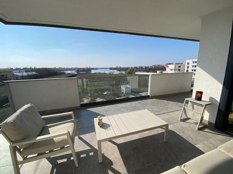 Apartament cu 4 camere în P-ta Presei Libere