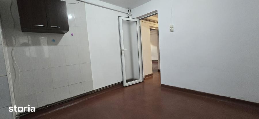 Spațiu comercial, de 71 mp, în Micro 5
