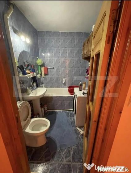 Apartament cu 3 camere decomandat în Siret
