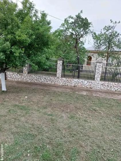 Casă cu 5 camere cu Teren 4000 Mp în Smârdan