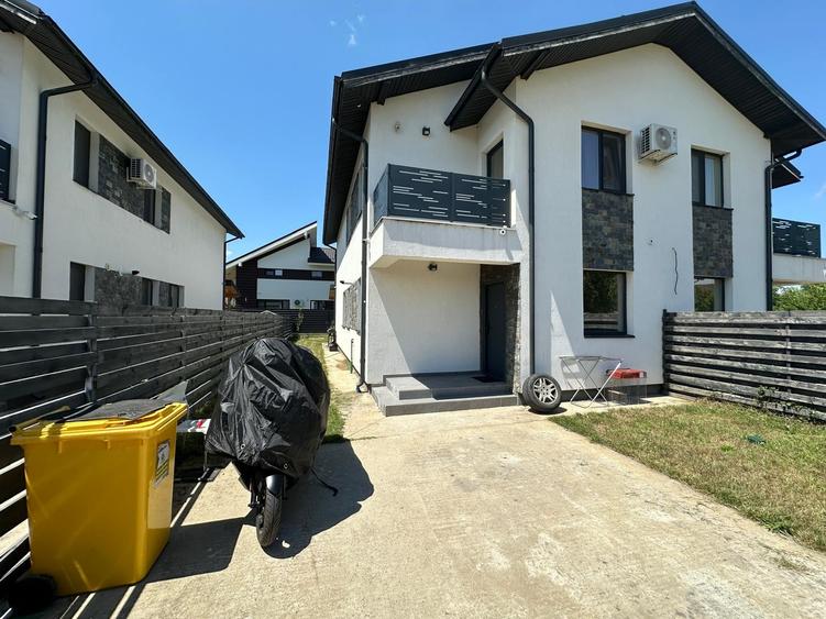 Casă individuală cu 4 camere cu Teren 206 Mp în Odăi