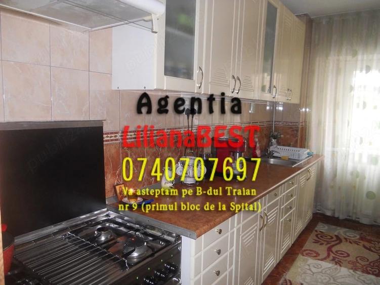 Apartament cu 4 camere decomandat în Central