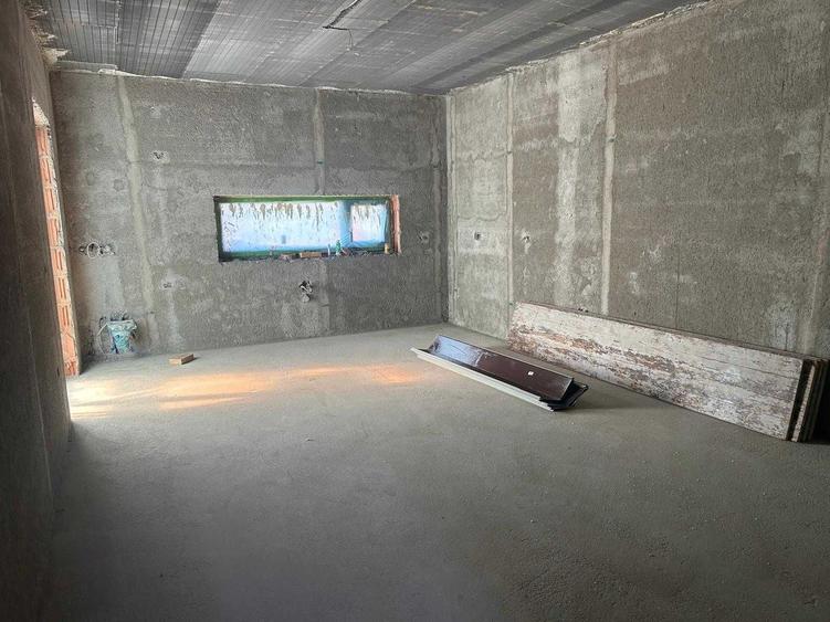 Casă cu 3 camere cu Teren 310 Mp în Moșnița Nouă
