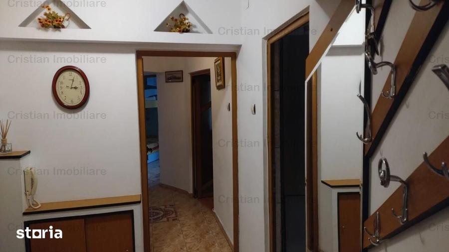 Apartament cu 3 camere în Viziru 2