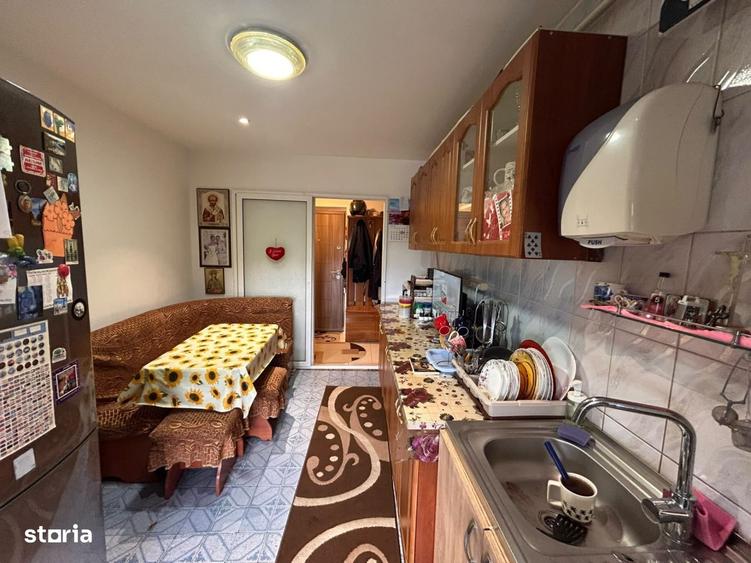 Apartament cu 3 camere decomandat în Central