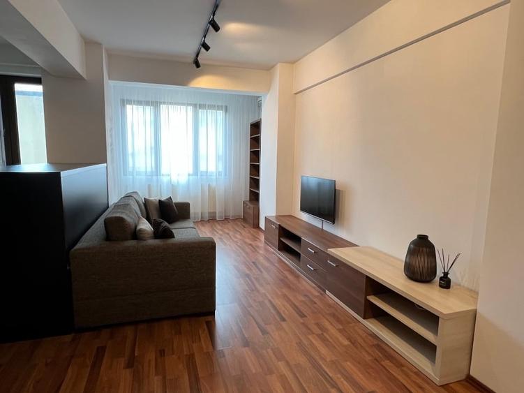 Apartament cu 2 camere semidecomandat, mobilat în Pajura