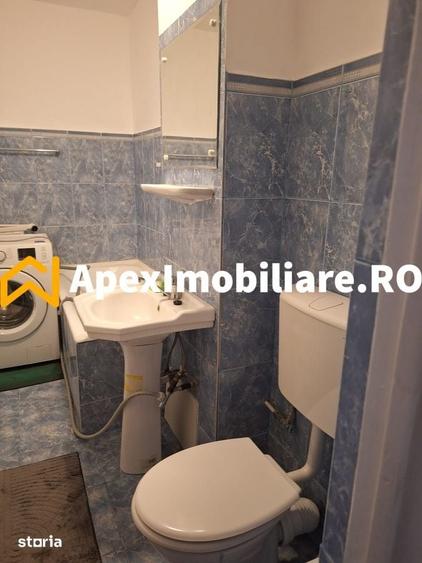Garsonieră decomandată în Tei