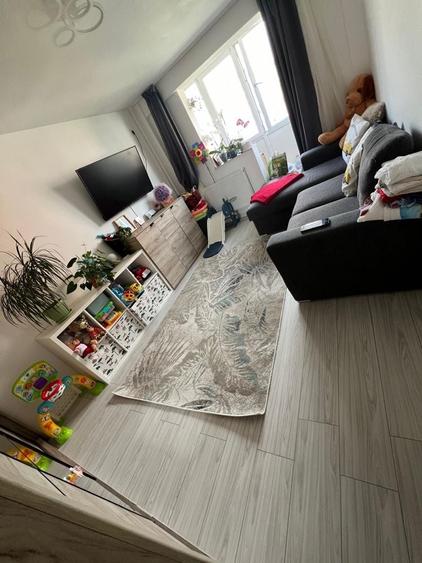 Apartament cu 2 camere decomandat în Titan