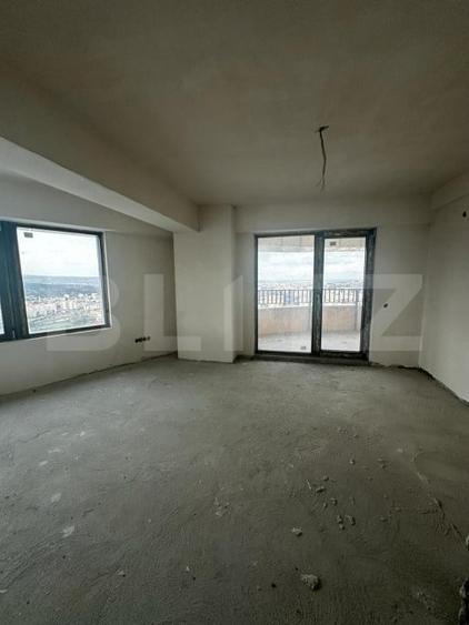 Penthouse cu 4 camere semidecomandat în Mănăștur
