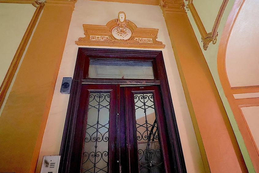 Casă cu 60 camere cu Canalizare în Centrul Istoric