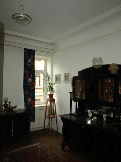 Apartament cu 3 camere semidecomandat în Armeneasca