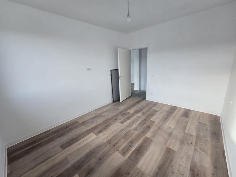 Apartament cu 2 camere decomandat în Girocului