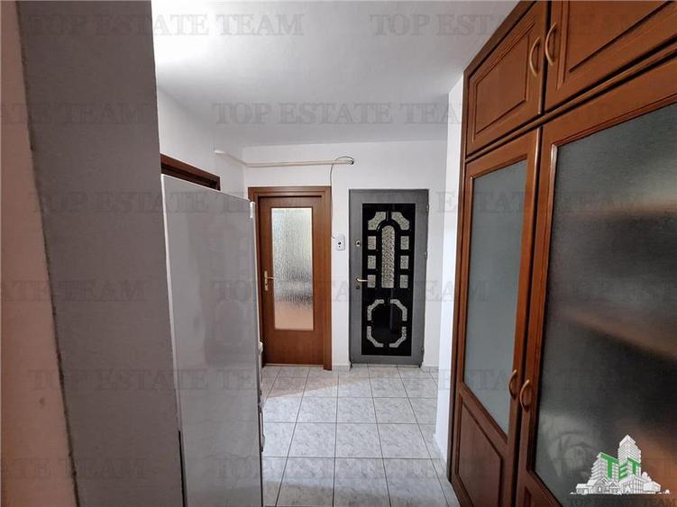 Apartament cu 2 camere decomandat, mobilat în Viziru 1