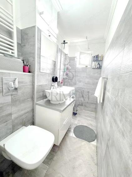 Apartament cu 3 camere semidecomandat în Cetății