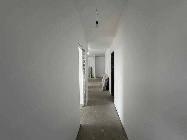 Apartament cu 3 camere semidecomandat în UTA